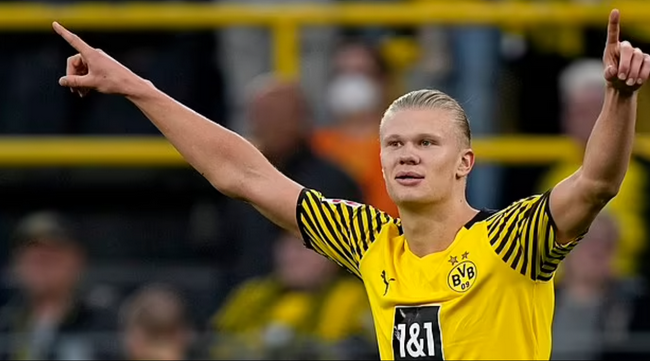 泪流满面，小贾两记三分球带走胜利，这比火箭队结束3连败更重要