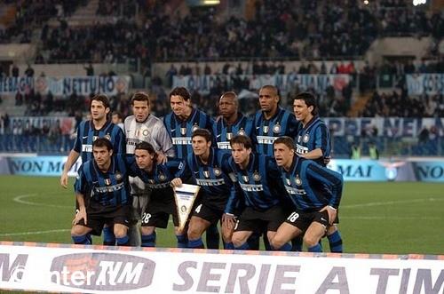 毫不知情！老鹰闪电交易，特雷·杨在替补席被告知交易，黯然离场